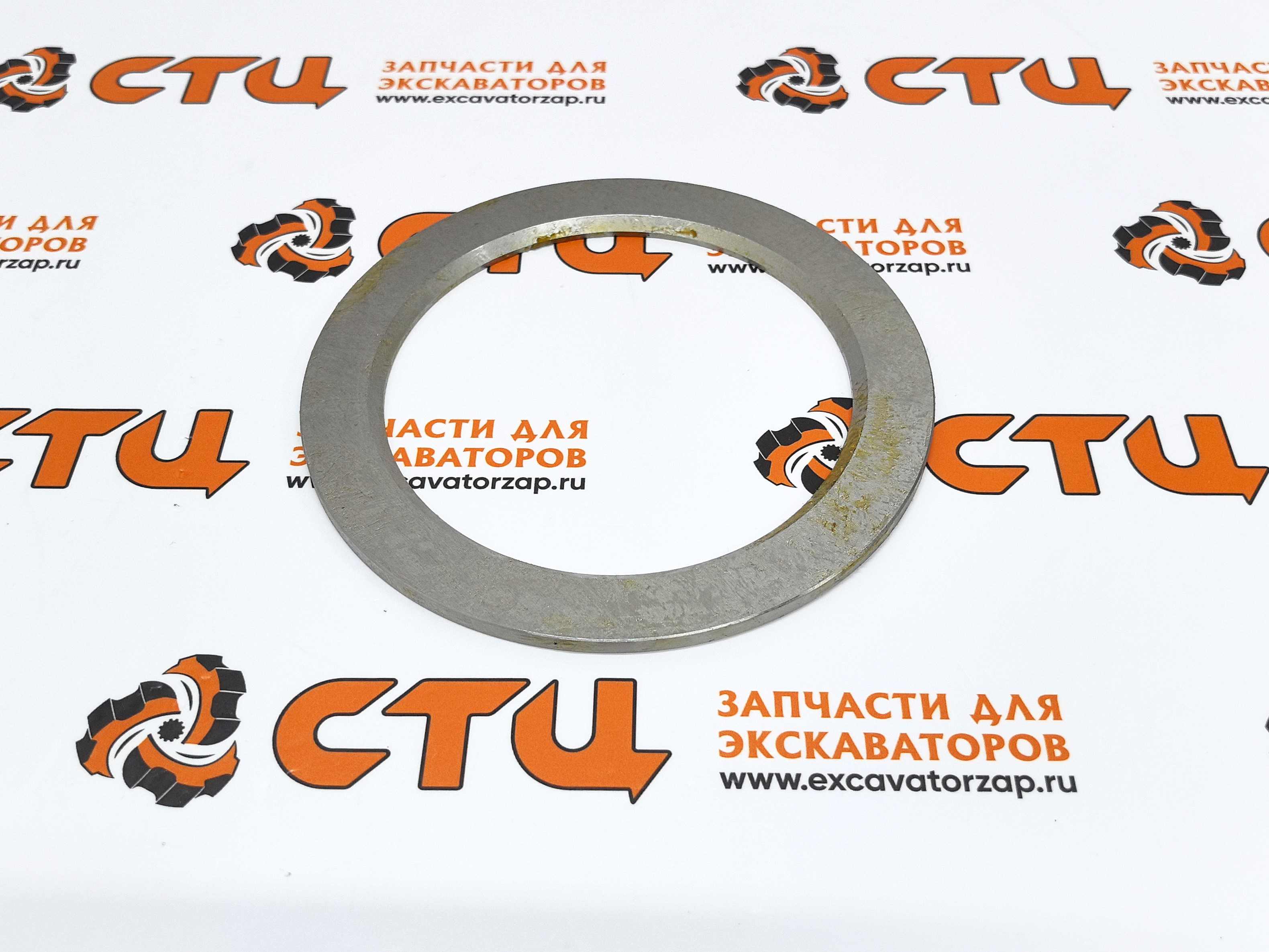 Шайба 124591 крепления переднего моста к раме экскаватора погрузчика NEW HOLLAND LB75.B, LB90.B, LB110